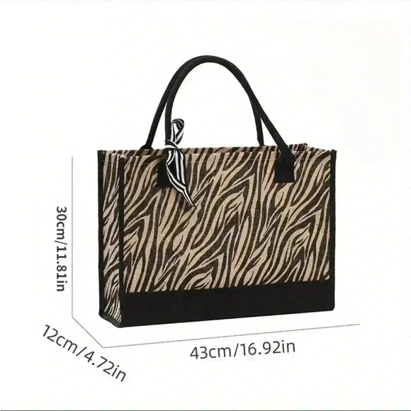 Chic Leopard Print Canvas Tote Bag - Picture 6 of 6